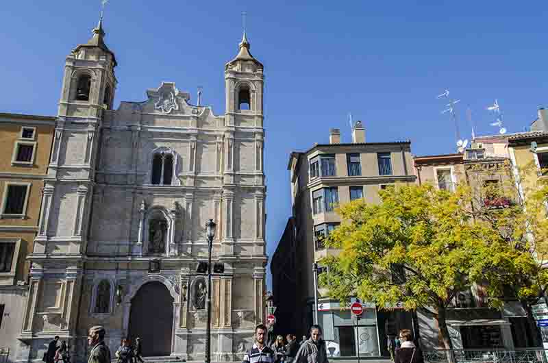 Zaragoza 112 - iglesia de las Escuelas Pias.jpg